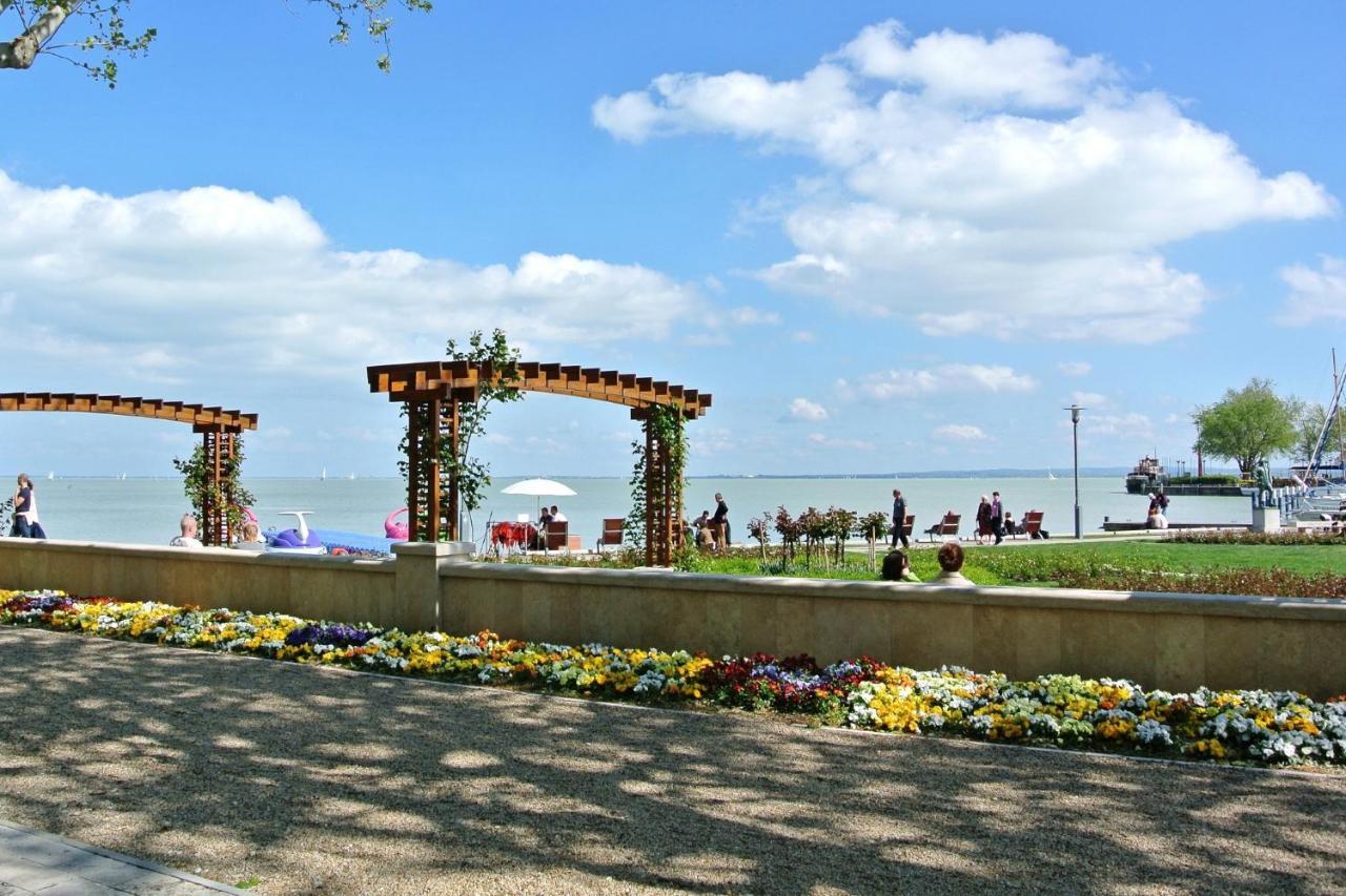 Strand Apartman 블로톤퓌레드 외부 사진